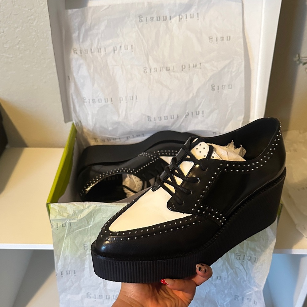 Gianni Bini Women's Black and White Platform Shoes